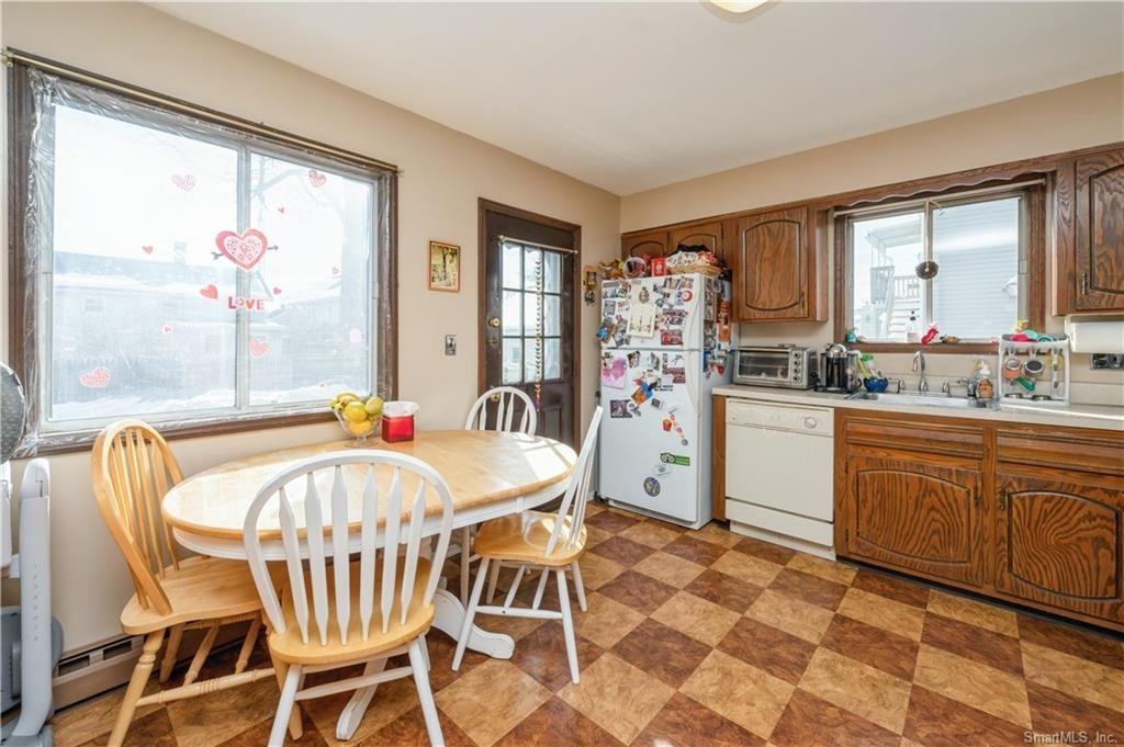 8 Plymouth Ave #B - Photo 5 of 15