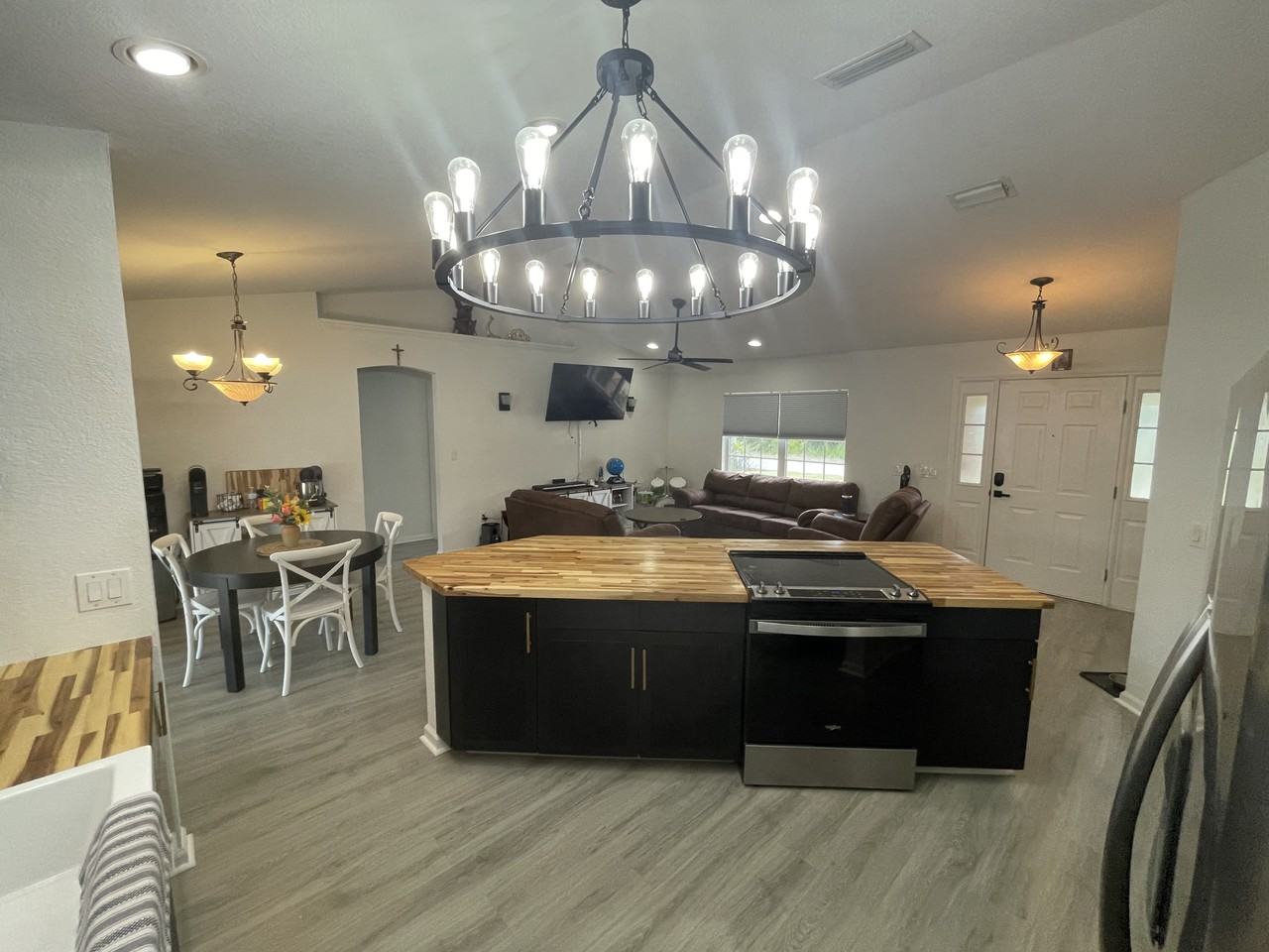 2565 Clovelon St #NA - Photo 2 of 17