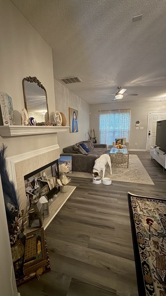 8850 Gerren Ct - Photo 3 of 16