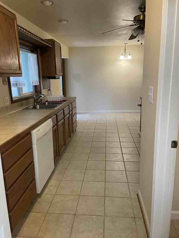 114 Fleury Way #F - Photo 2 of 6