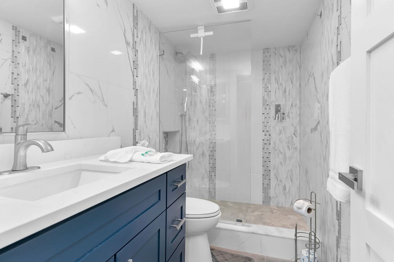 591 Seaview Ct #402 - Photo 2 of 24