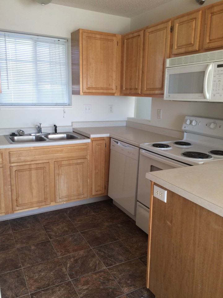 3093 25th Street Northwest #A - Photo 5 of 19