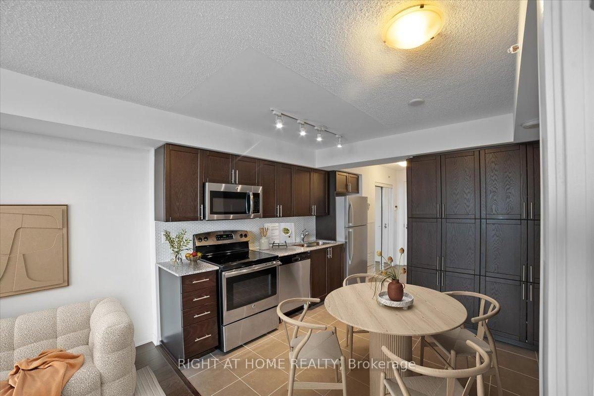 830 Lawrence Avenue West #537 - Photo 3 of 22