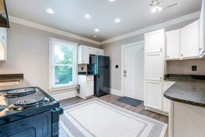 featured image of 126 1/2 E Main St