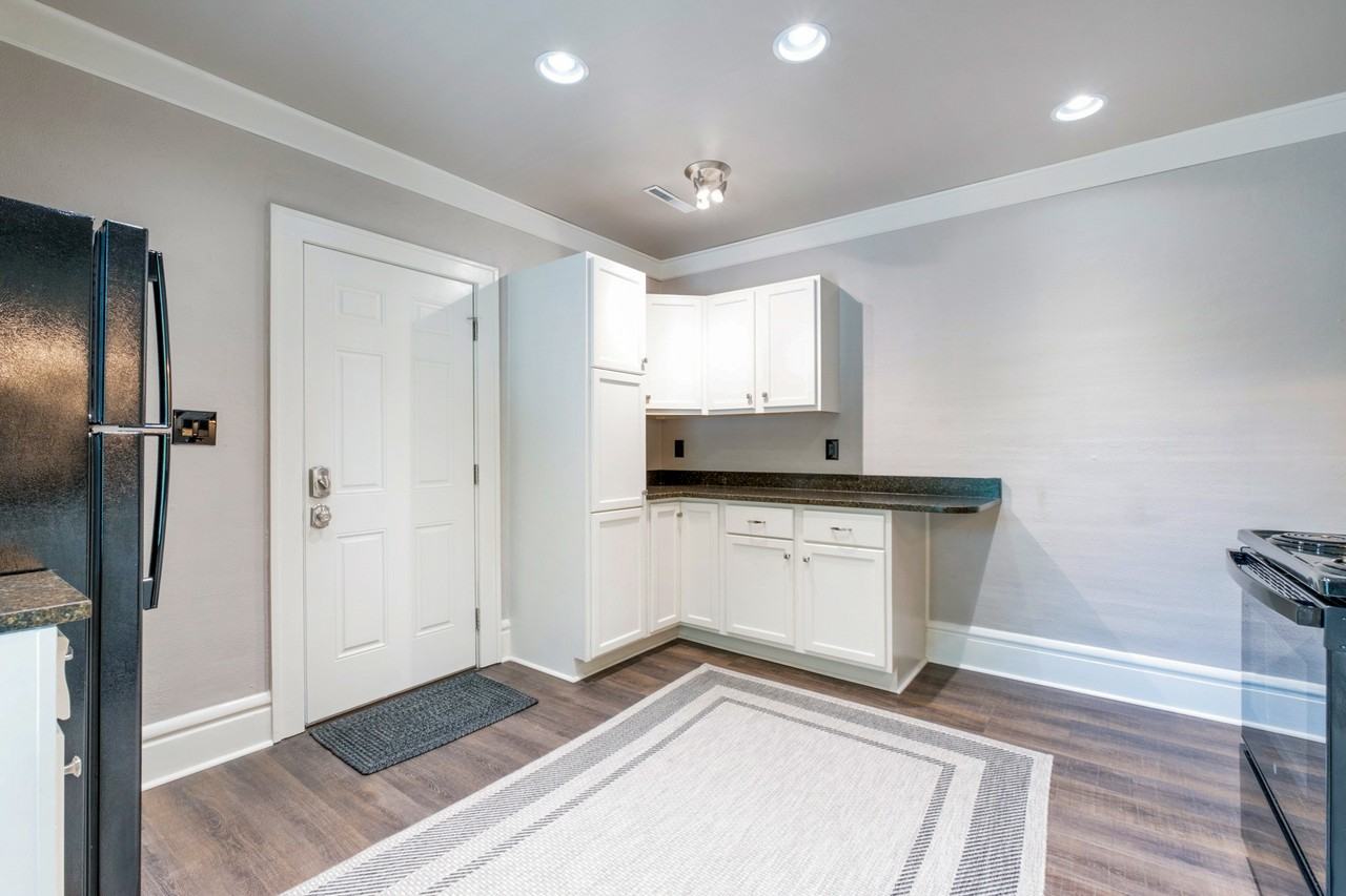 126 1/2 E Main St - Photo 5 of 42
