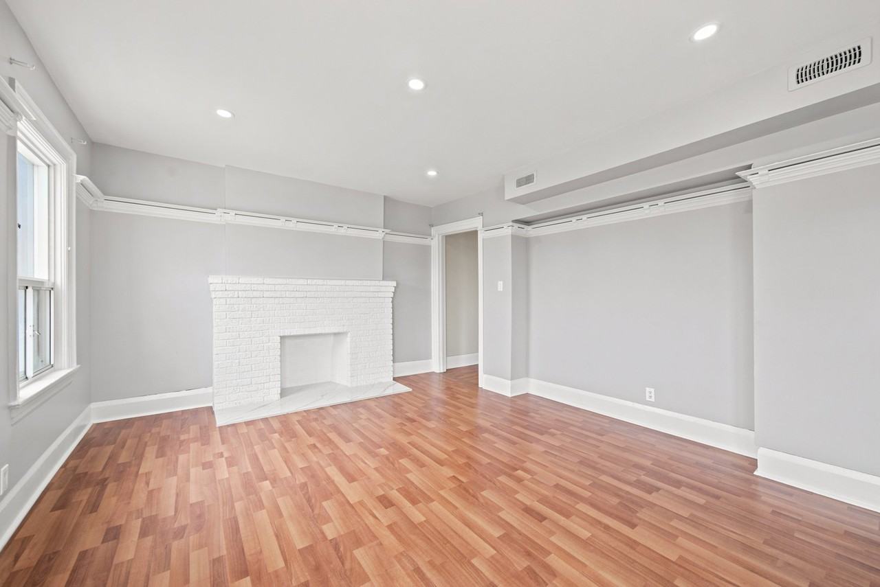 1228 St Clair Ave W - Photo 3 of 17