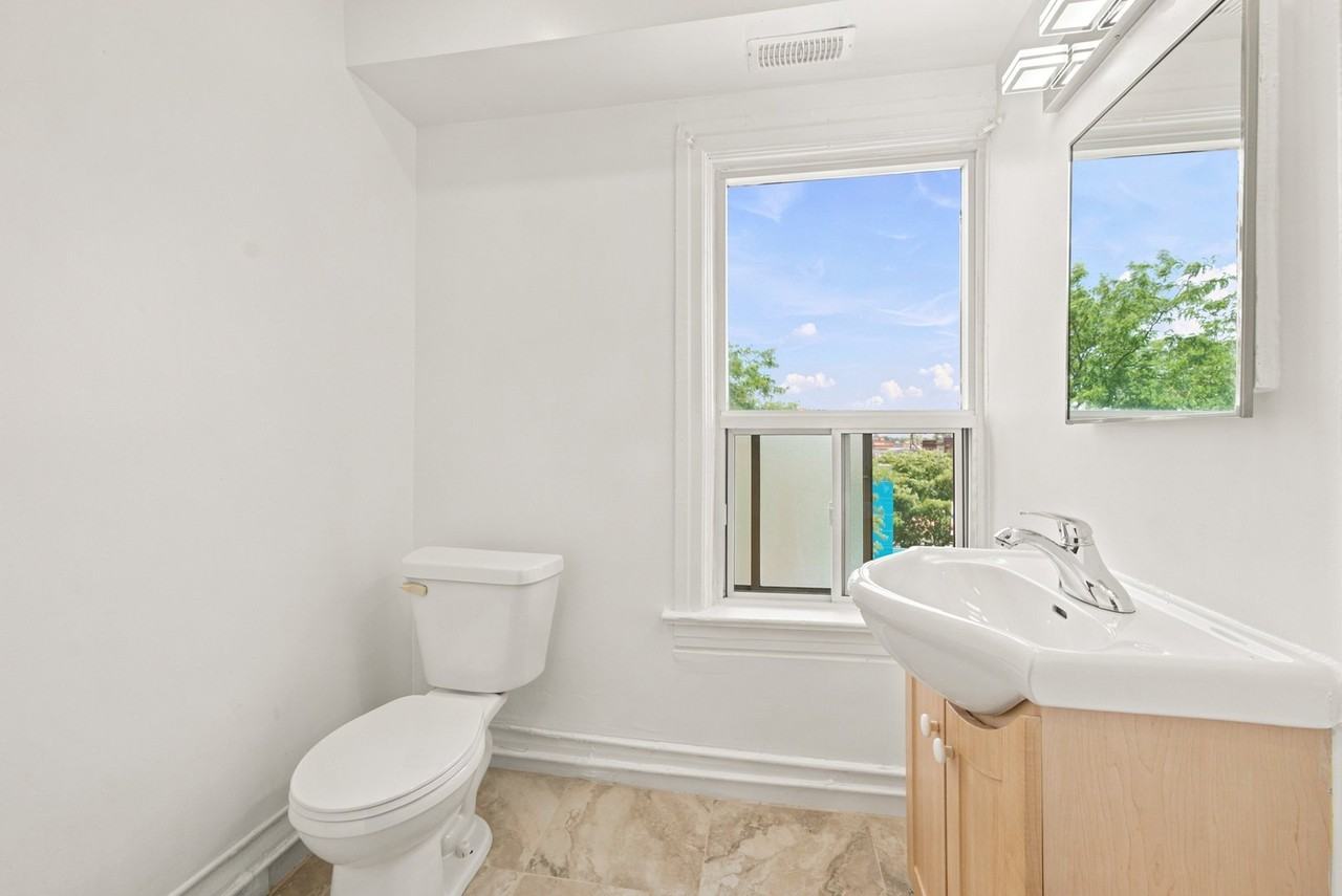 1228 St Clair Ave W - Photo 6 of 17