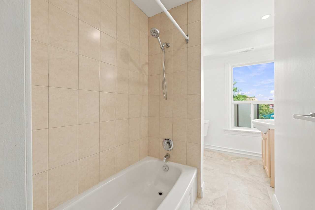 1228 St Clair Ave W - Photo 7 of 17