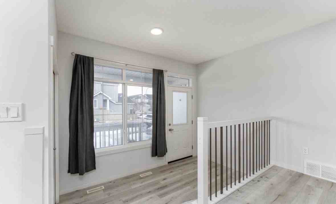 22371 93 Ave Nw - Photo 2 of 41