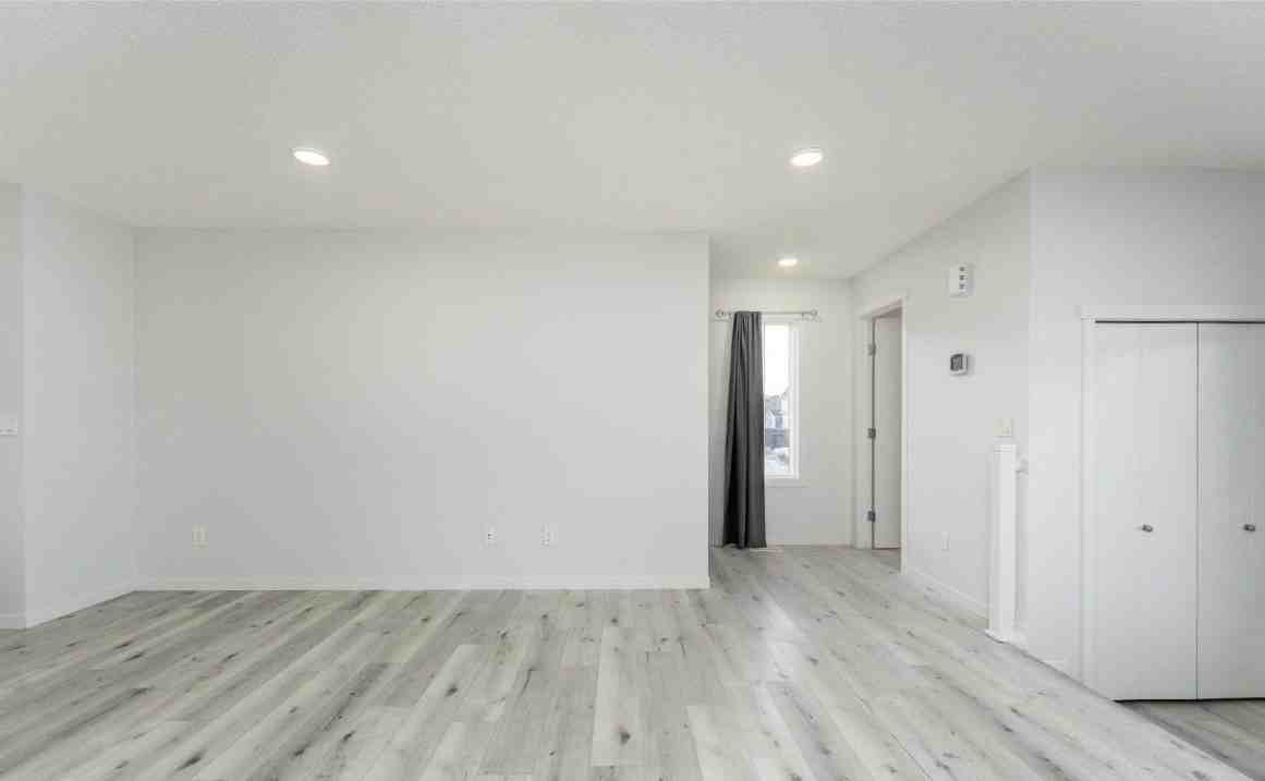 22371 93 Ave Nw - Photo 7 of 41