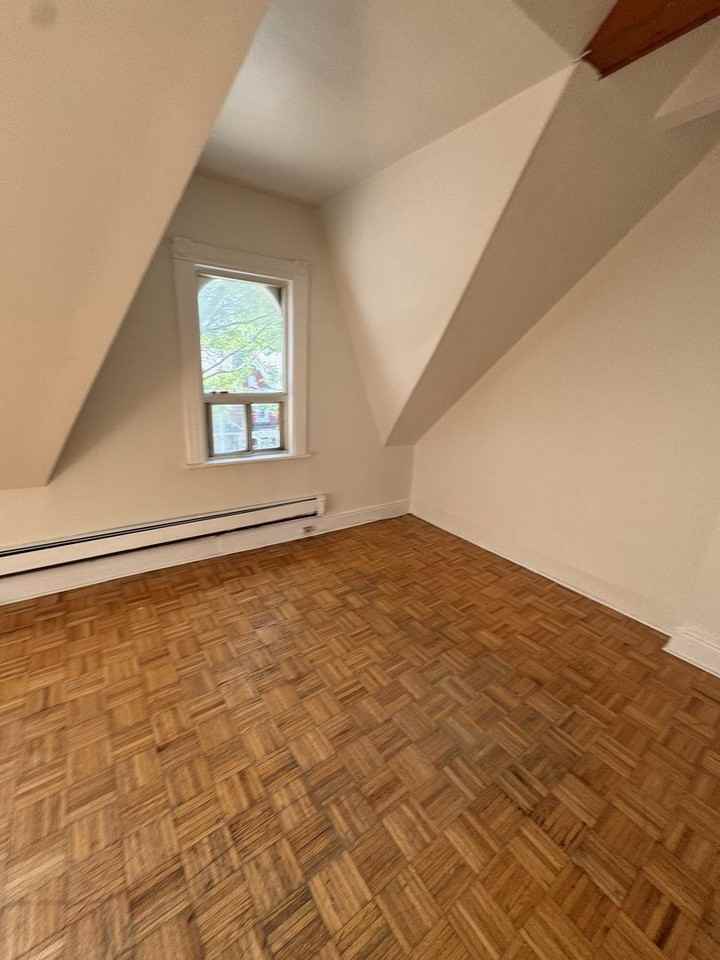 70 Baldwin St - Photo 3 of 5