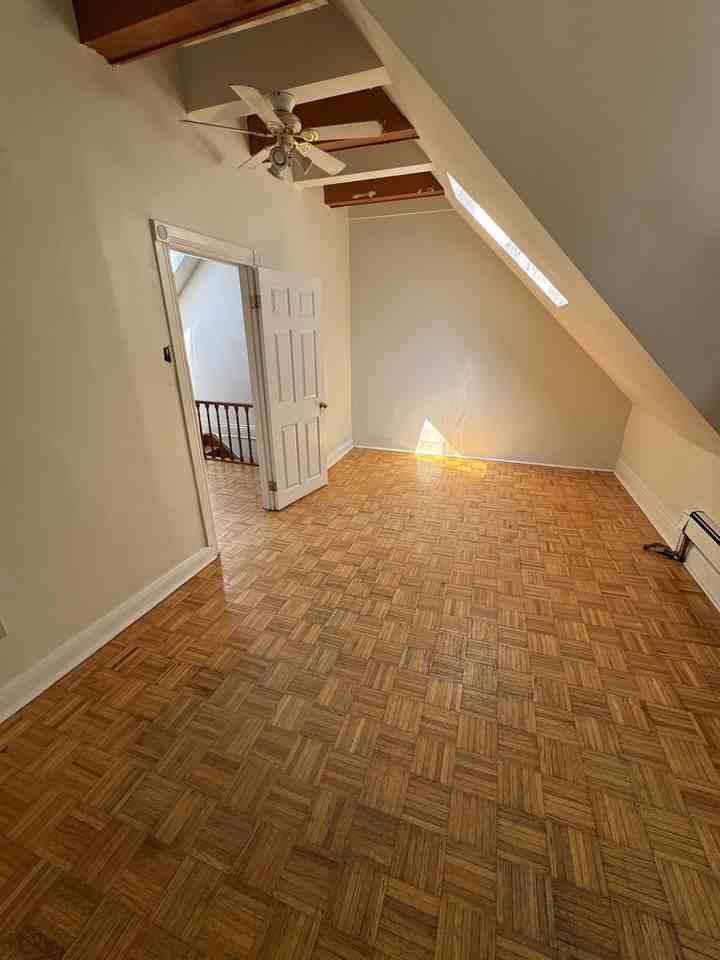 70 Baldwin St - Photo 4 of 5