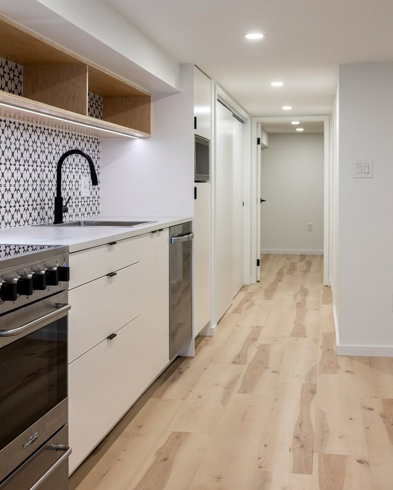 110 Wallace Ave - Photo 2 of 12