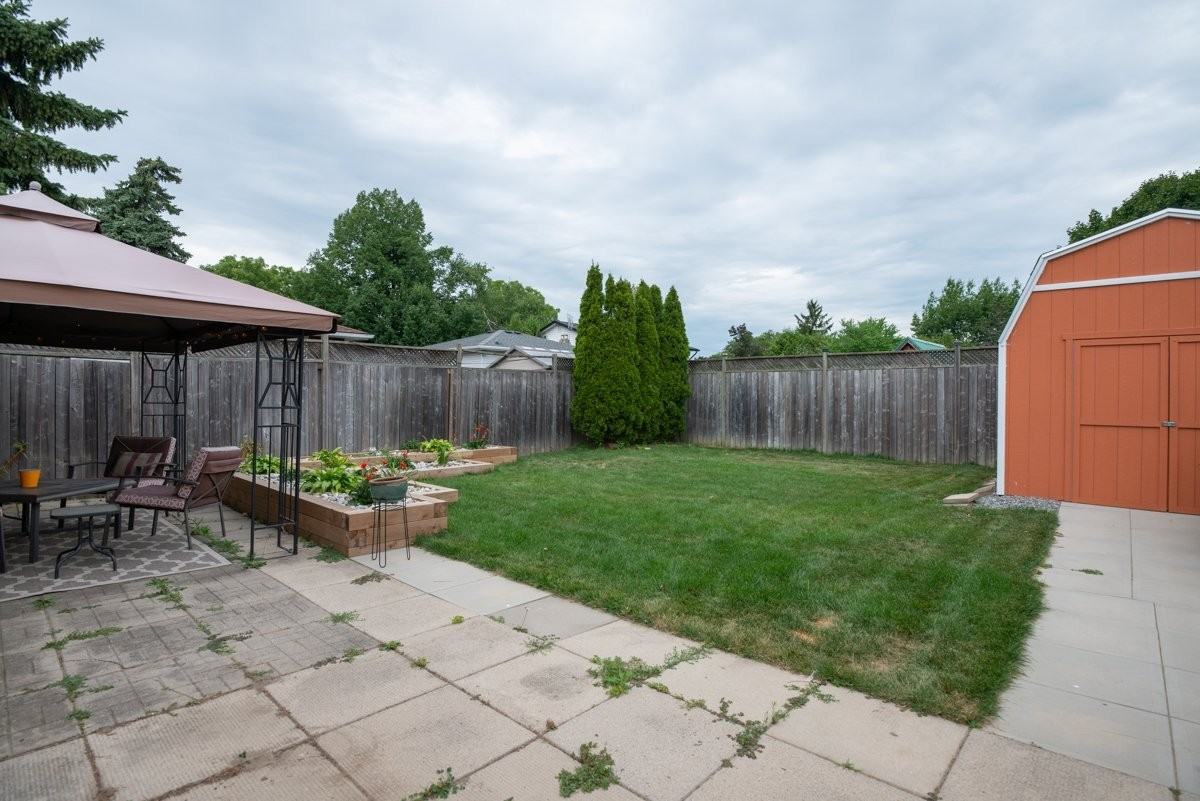8 Clearwater Dr - Photo 2 of 15