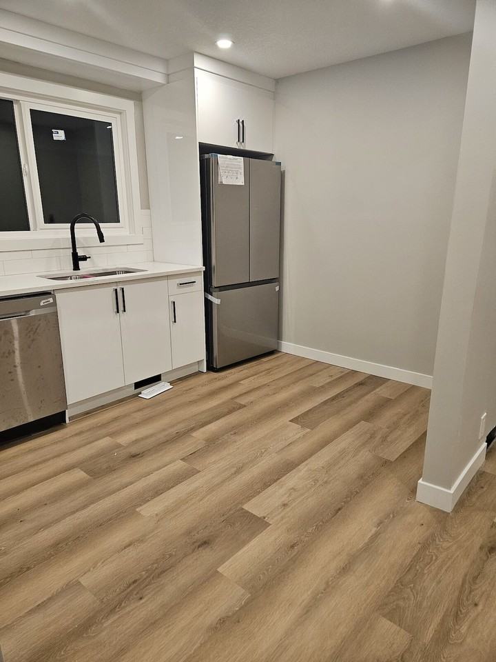 1711 51 St Se - Photo 3 of 18