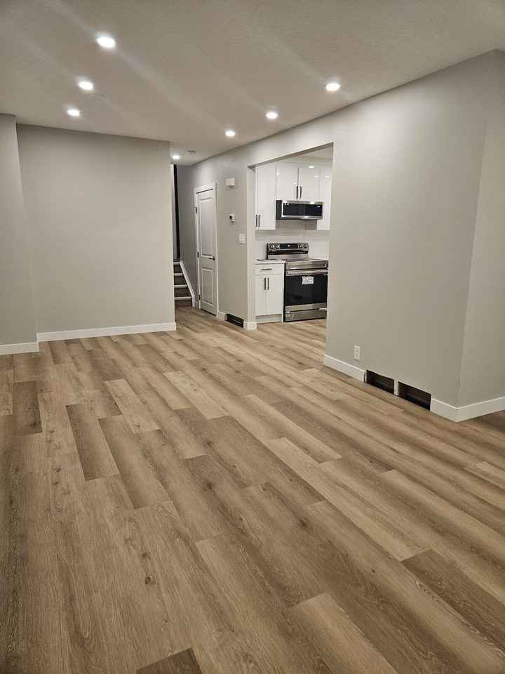 1711 51 St Se - Photo 4 of 18