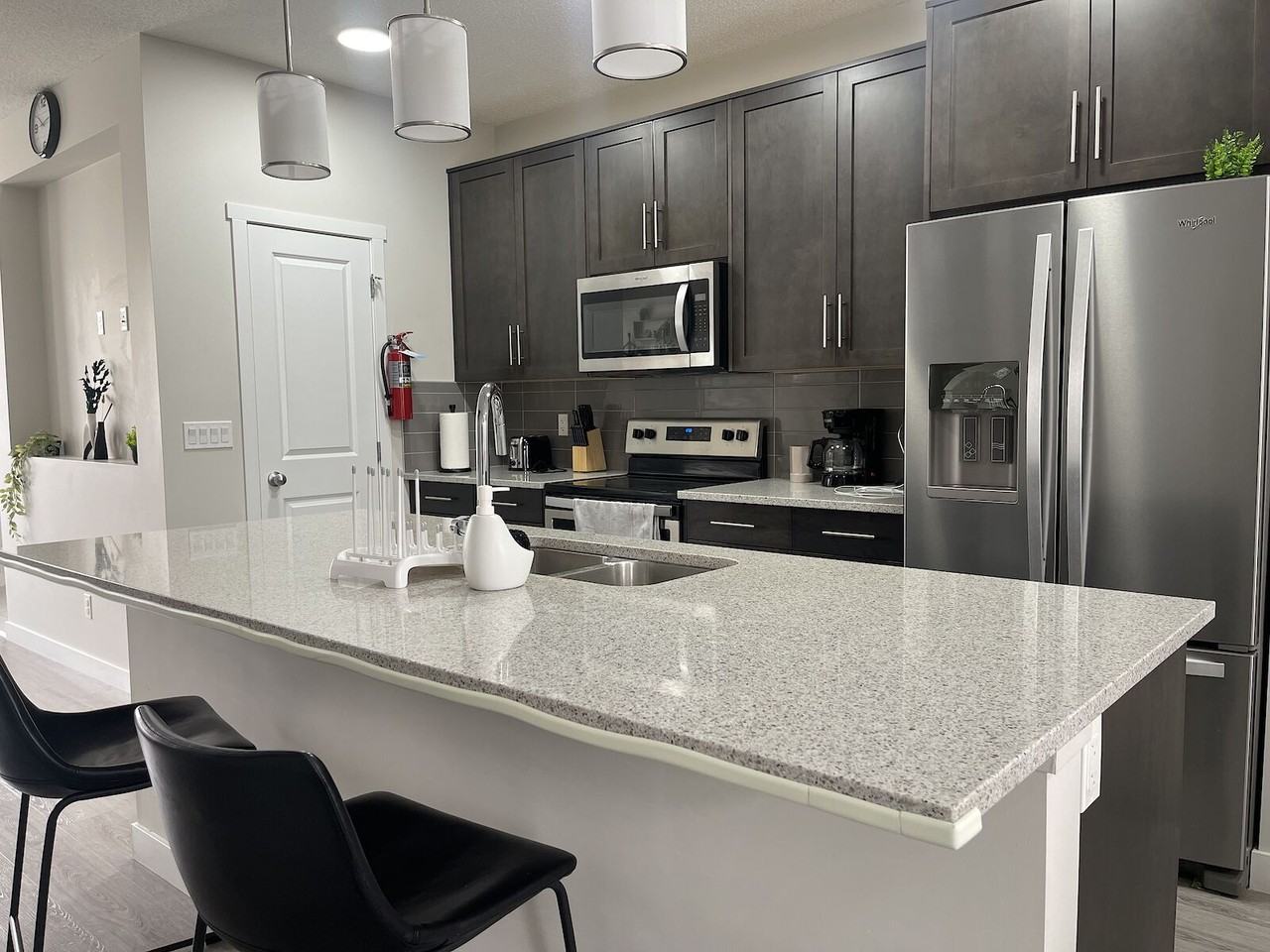 835 Walgrove Blvd Se - Photo 4 of 19