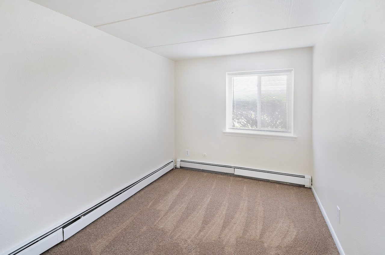 Racquet Club - Photo 6 of 39