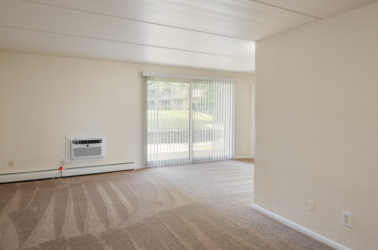 Racquet Club - Photo 7 of 39