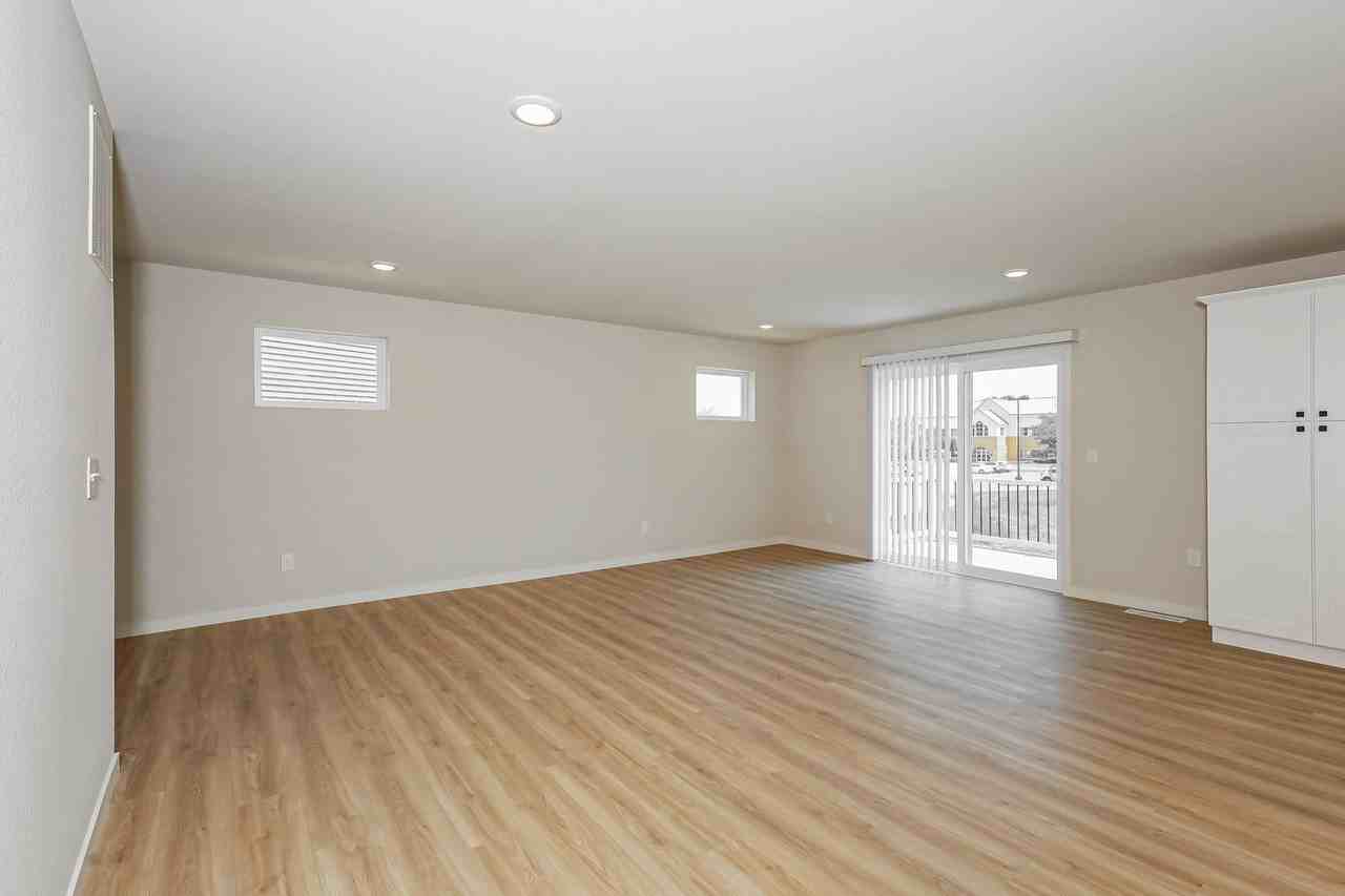 8191 Crestbrook Ct - Photo 5 of 31