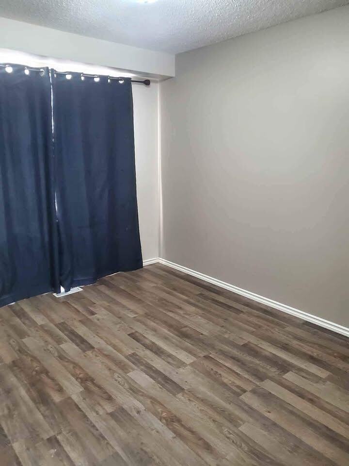 11838 122 St Nw - Photo 6 of 8