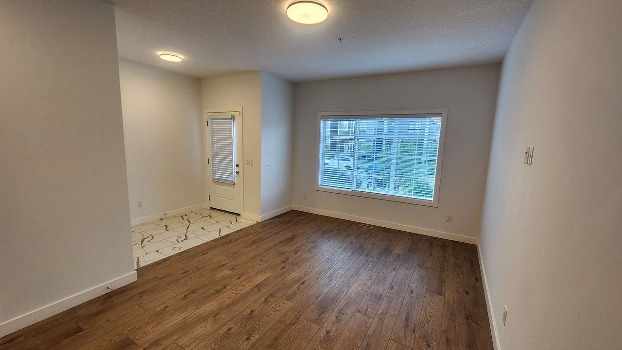 7581 202 Ave Se - Photo 4 of 23