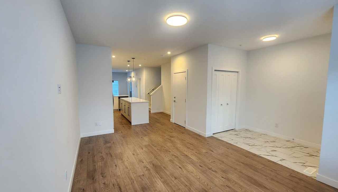 7581 202 Ave Se - Photo 5 of 23