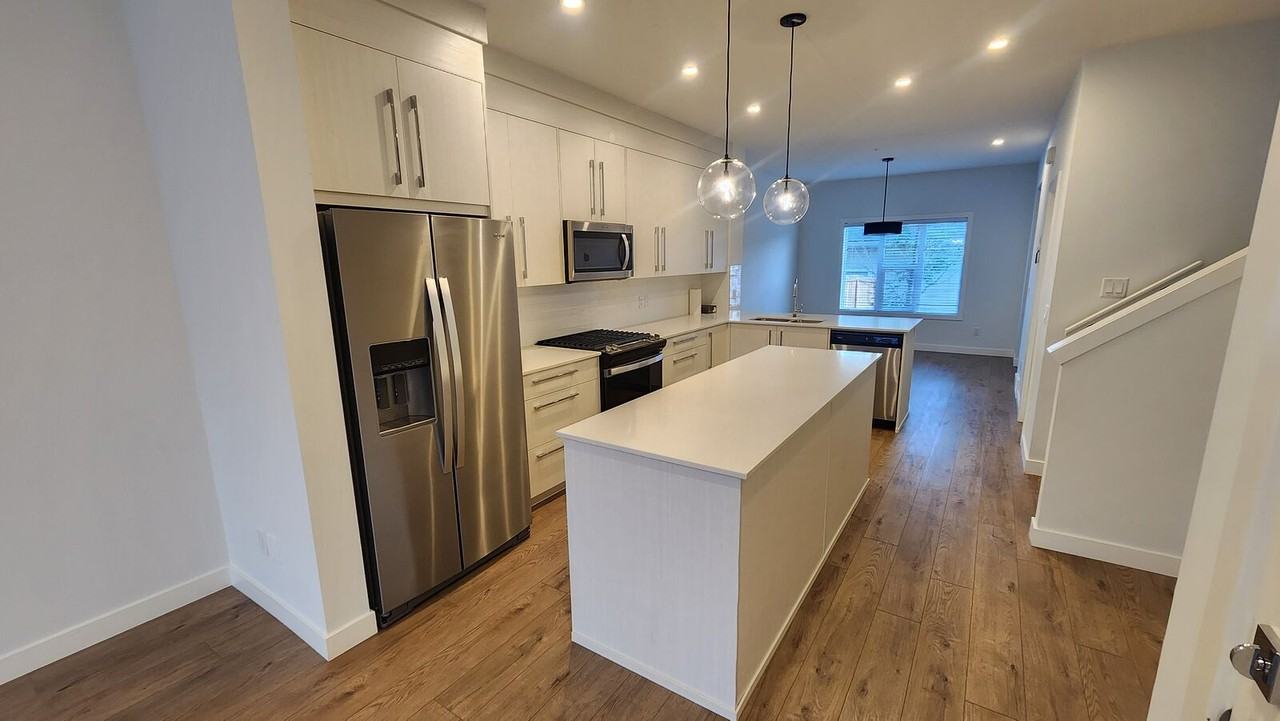 7581 202 Ave Se - Photo 6 of 23