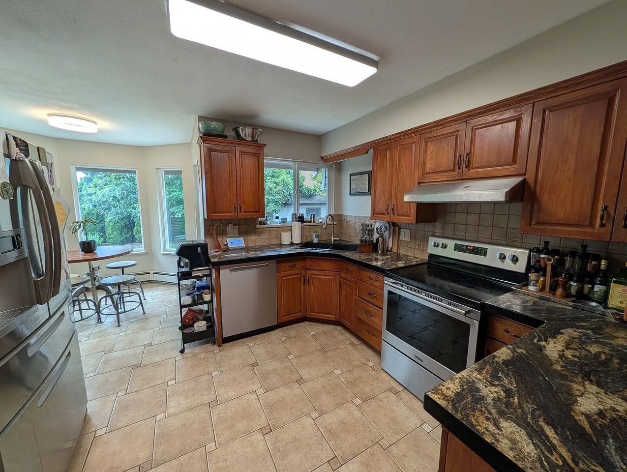 18746 56b Ave - Photo 4 of 23