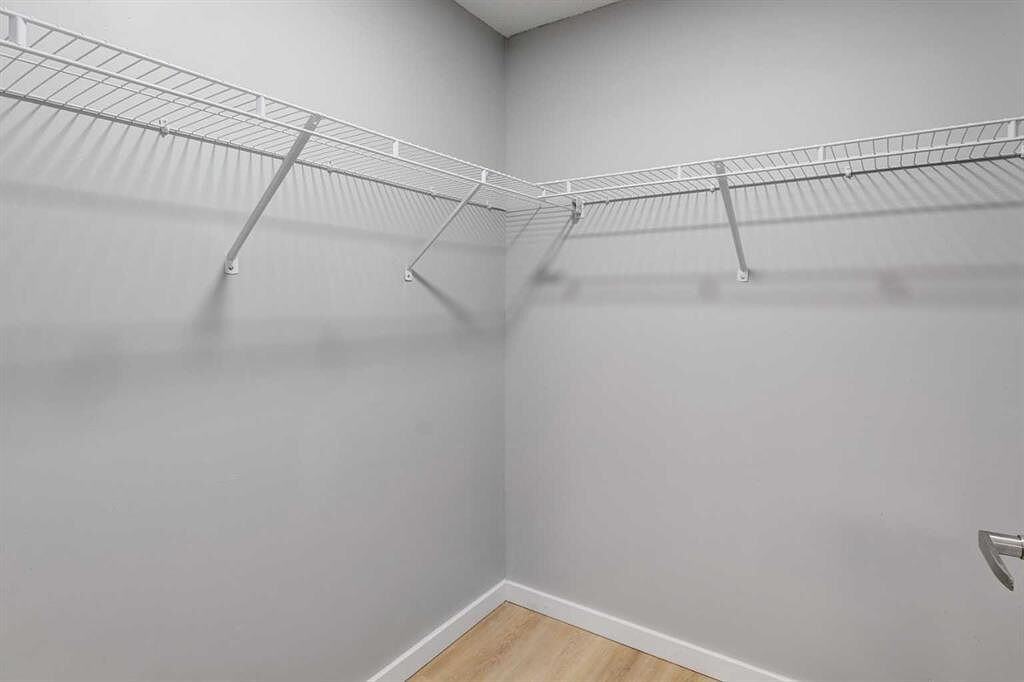 4216 Dalhousie Dr Nw - Photo 6 of 11