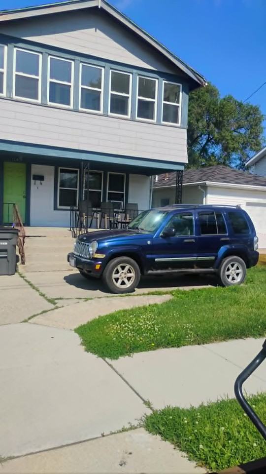1534 E Broadway St #UPP - Photo 2 of 15