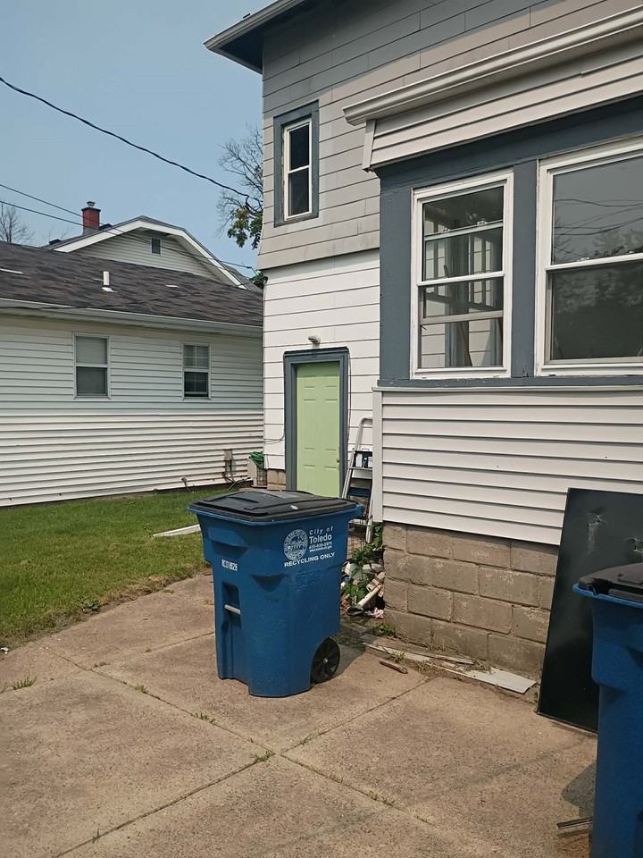 1534 E Broadway St #UPP - Photo 5 of 15