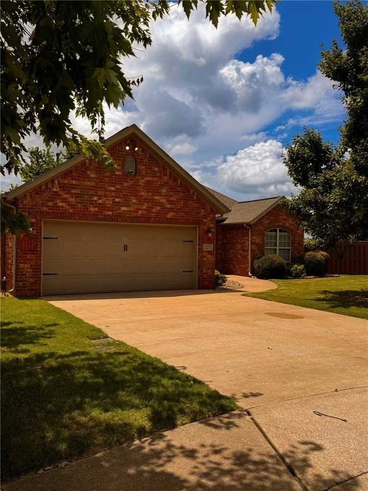 6108 S 39th Pl - Photo 2 of 26