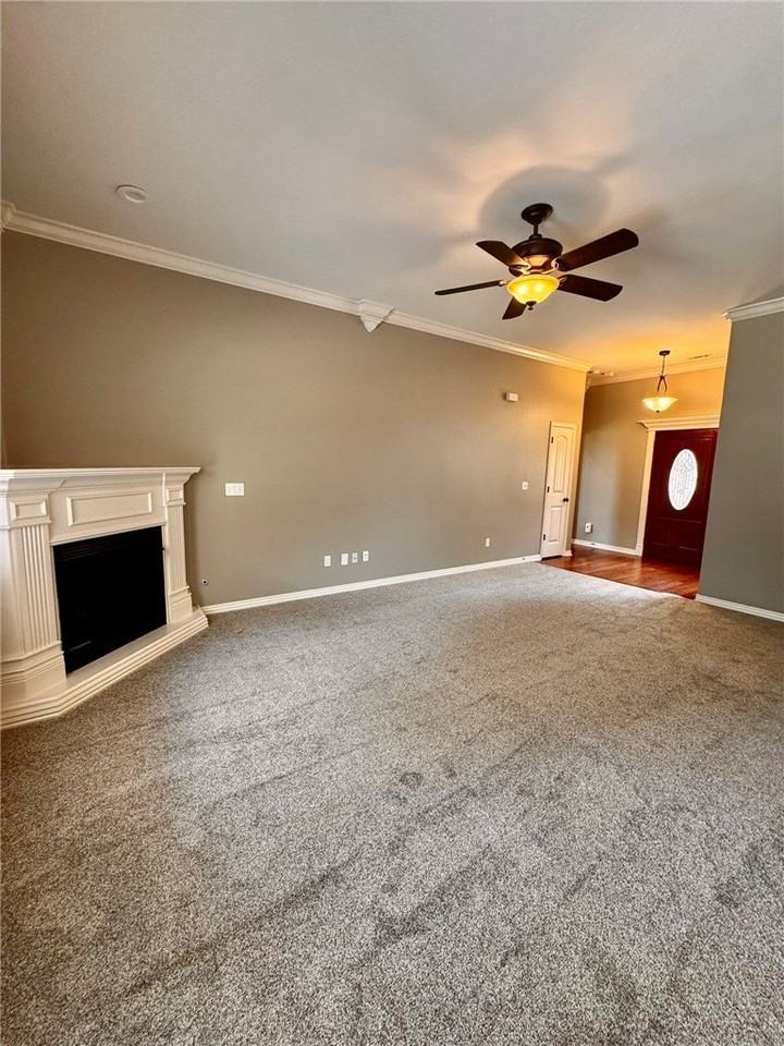 6108 S 39th Pl - Photo 5 of 26