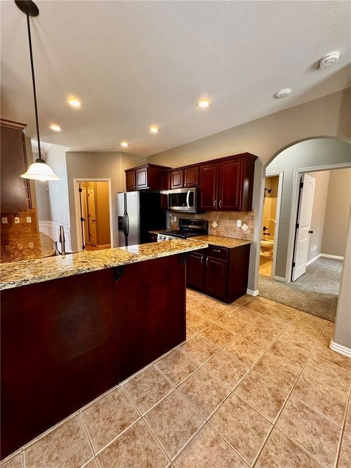 6108 S 39th Pl - Photo 6 of 26