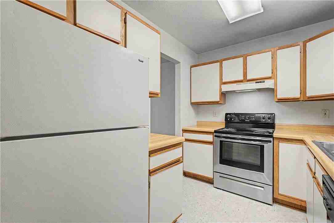 1366 E Sequoyah Ct - Photo 2 of 16