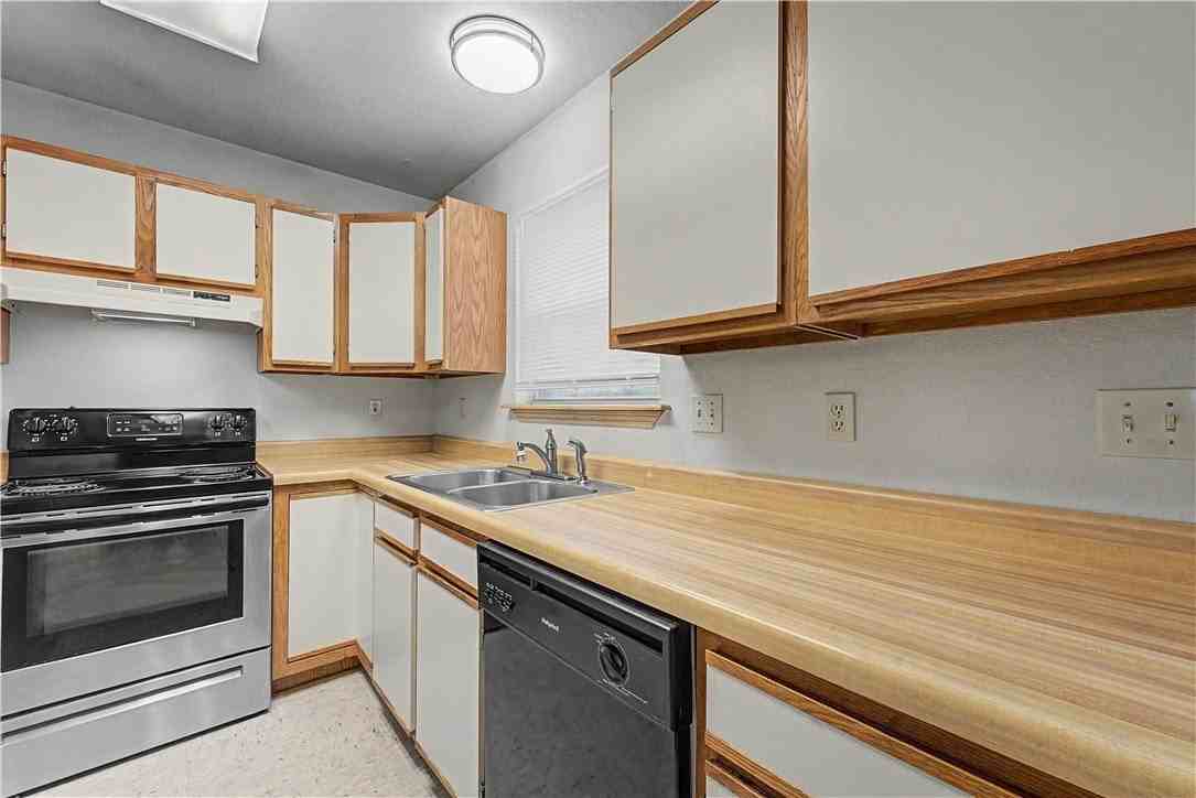 1366 E Sequoyah Ct - Photo 3 of 16