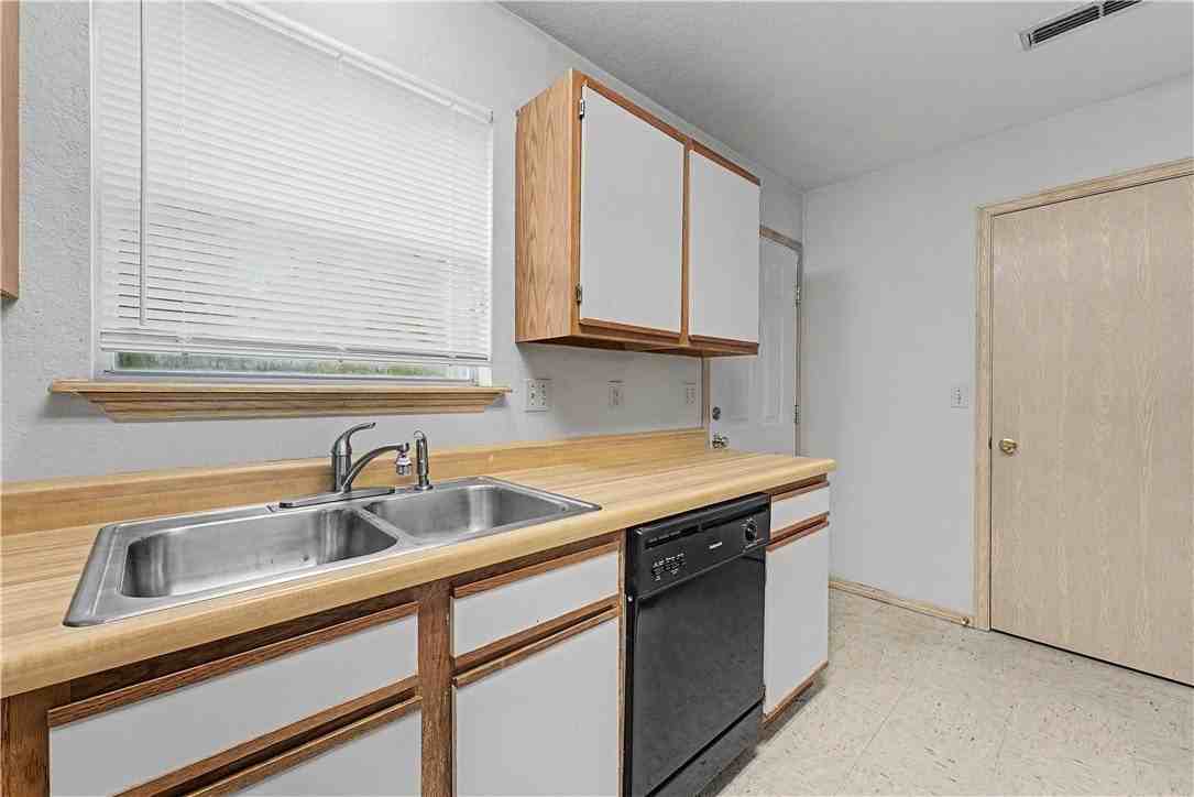 1366 E Sequoyah Ct - Photo 5 of 16