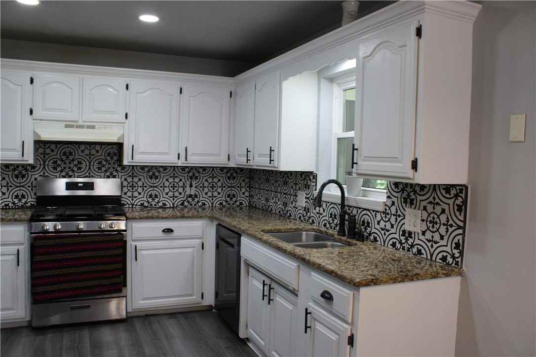5475 Walden St - Photo 6 of 23