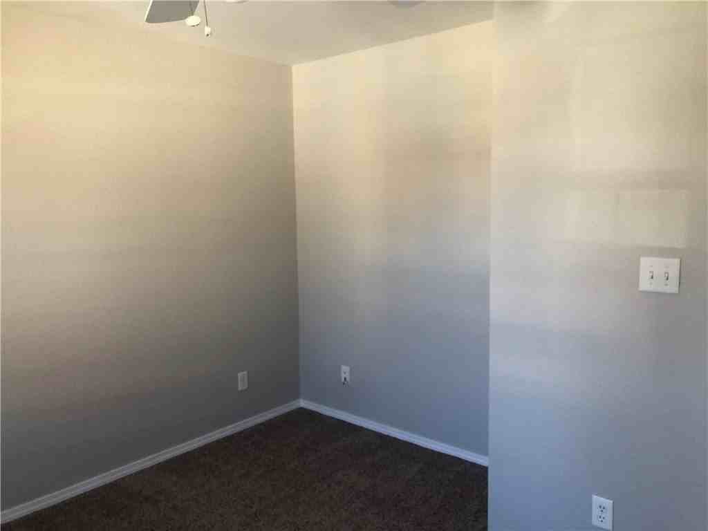 1205 N Oakland Ave #4 - Photo 3 of 6