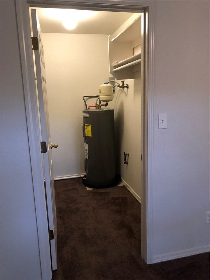 1205 N Oakland Ave #4 - Photo 4 of 6