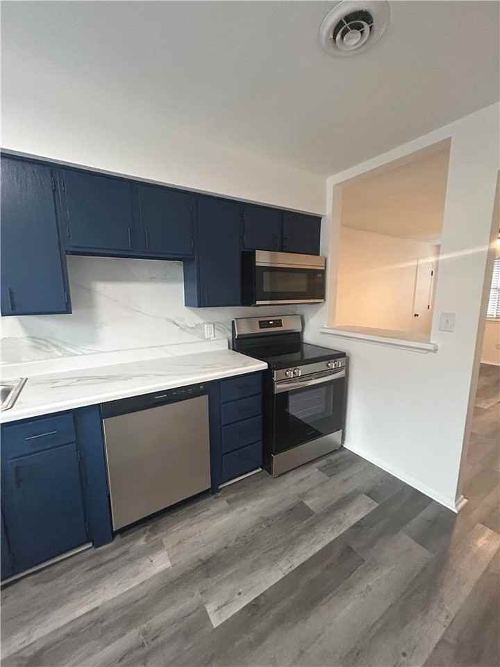 1853 W Deane St #B - Photo 4 of 8