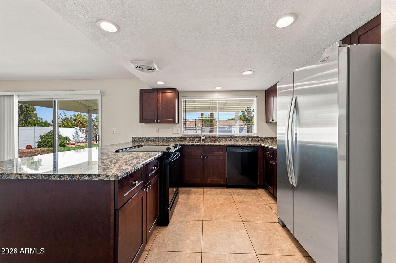 212 E Eugie Ave - Photo 6 of 20