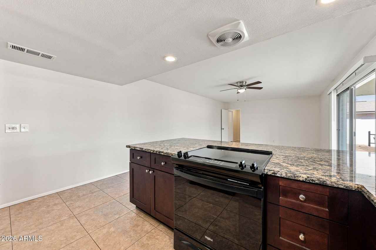212 E Eugie Ave - Photo 7 of 20