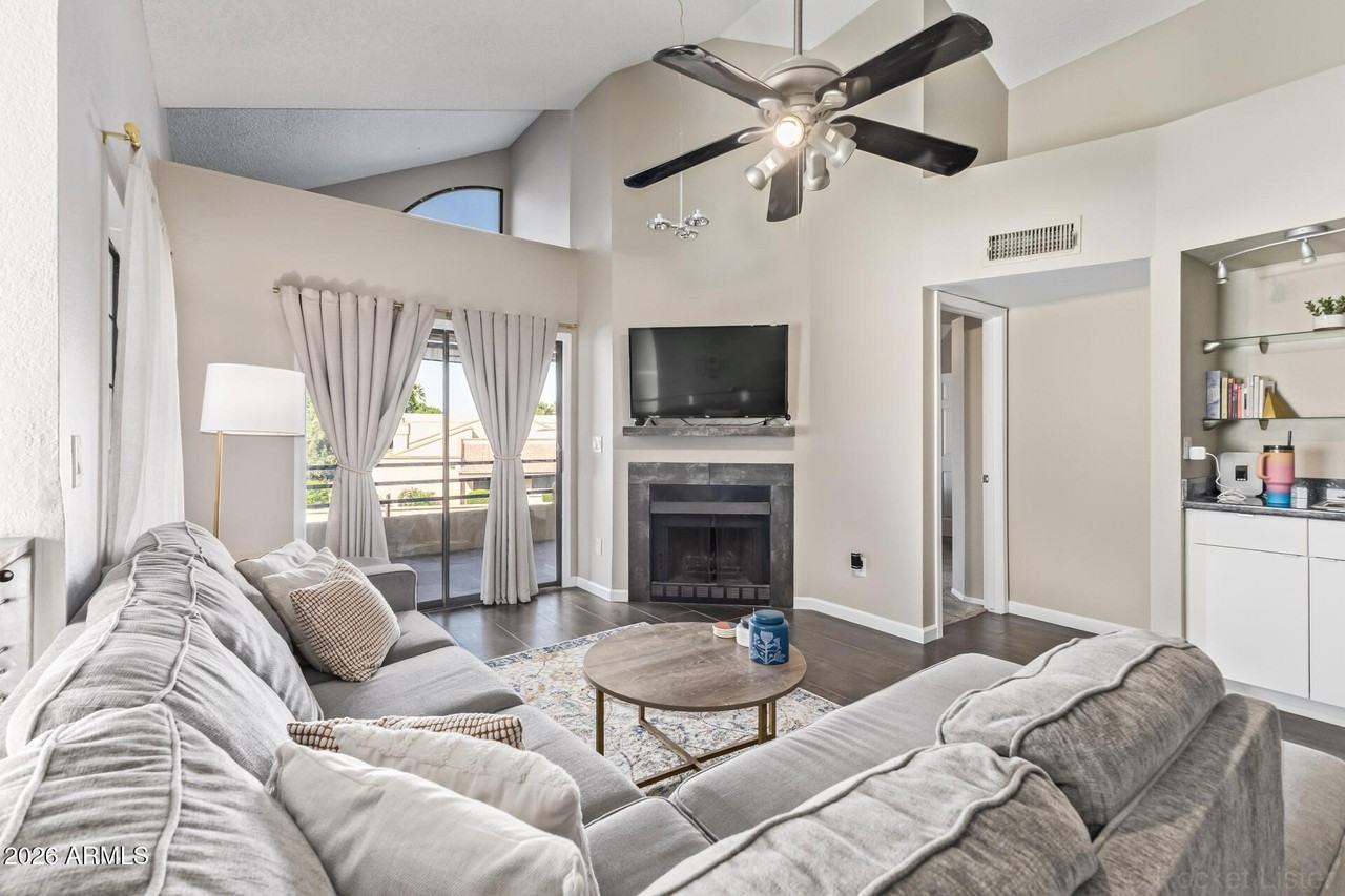 10301 N 70th St #210 - Photo 5 of 34