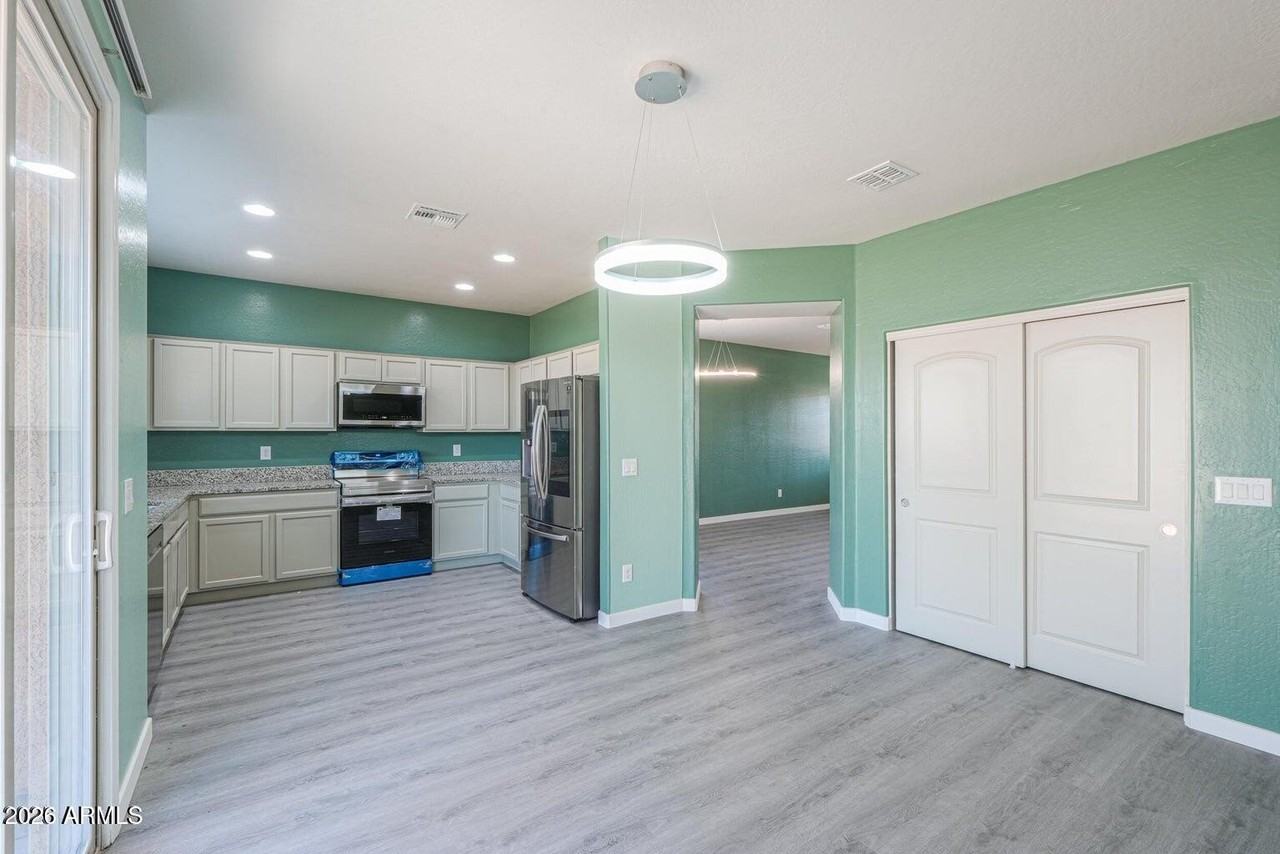 4722 S 238th Ln - Photo 5 of 31
