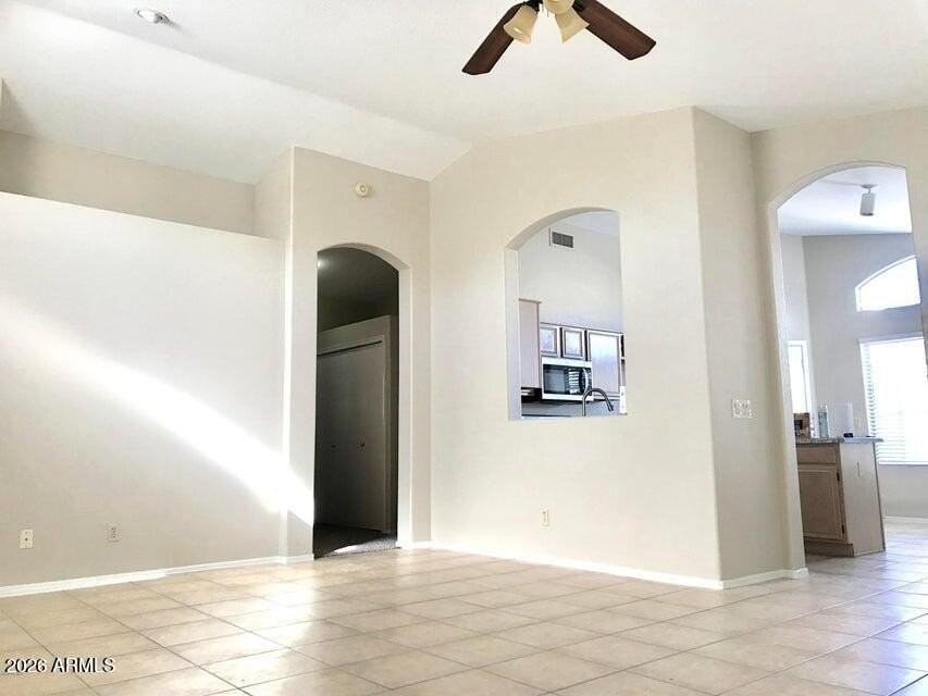 7427 W Crest Ln - Photo 5 of 13