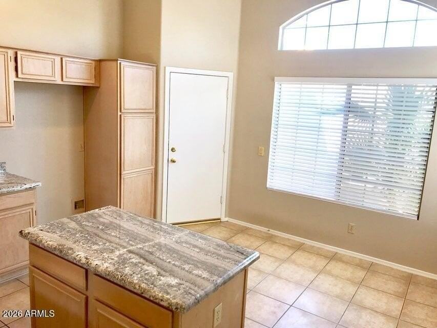 7427 W Crest Ln - Photo 6 of 13