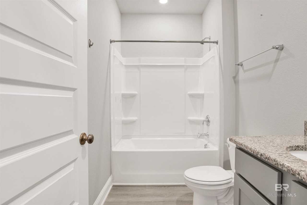 390 Gemini St - Photo 5 of 32