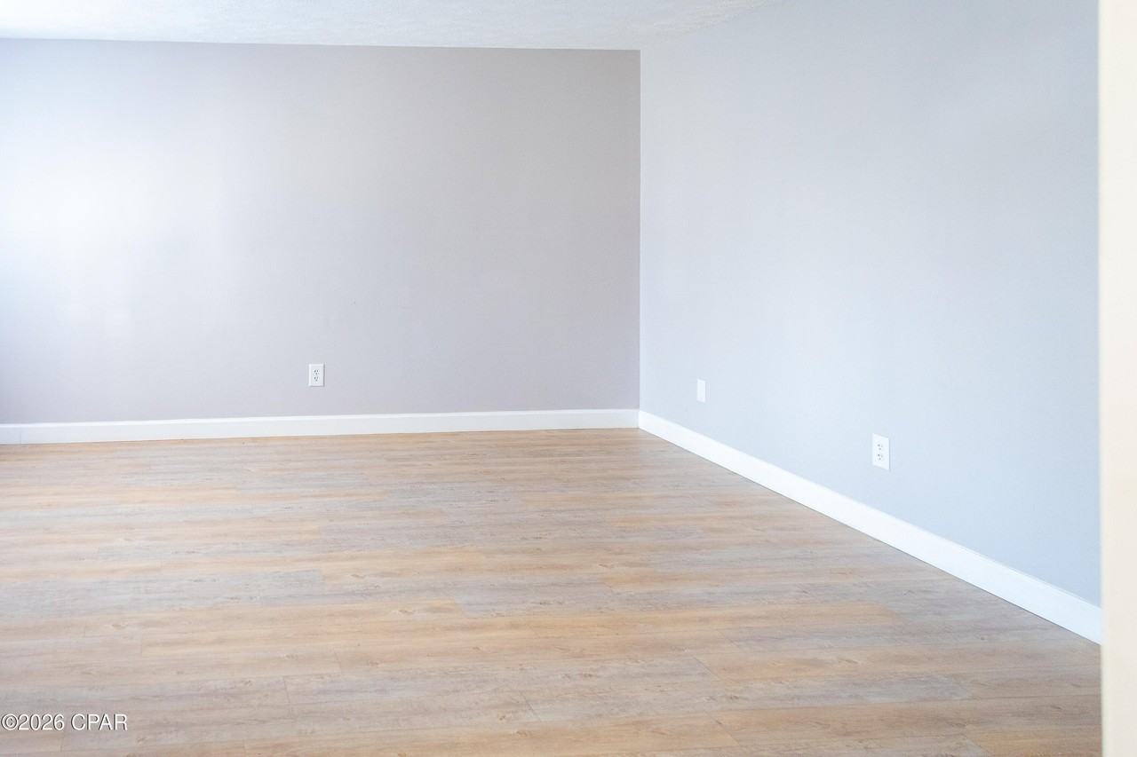 1029 Bradley Cir - Photo 2 of 11
